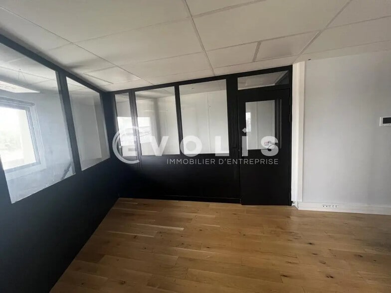 Flex in Champigny-sur-Marne for sale - Interior Photo - Image 3 of 8