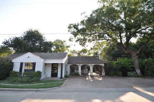 Plus de détails pour 8849 Carroll Cir, Frisco, TX - Commerce de détail à louer