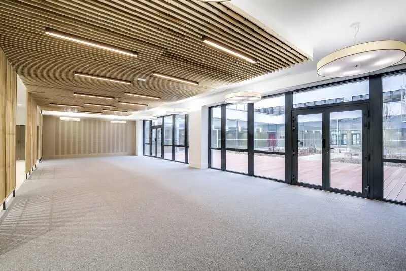 53 Rue Du Port, Nanterre for lease Building Photo- Image 1 of 2