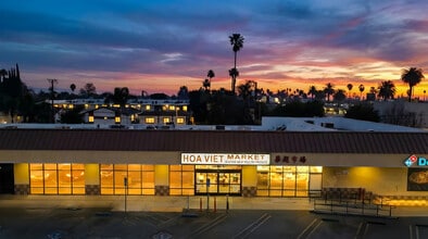 21001-21015 Sherman Way, Canoga Park, CA à louer Photo du bâtiment- Image 2 de 48