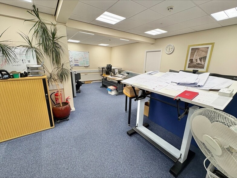 Townfield St, Oldham for sale - Interior Photo - Image 3 of 8