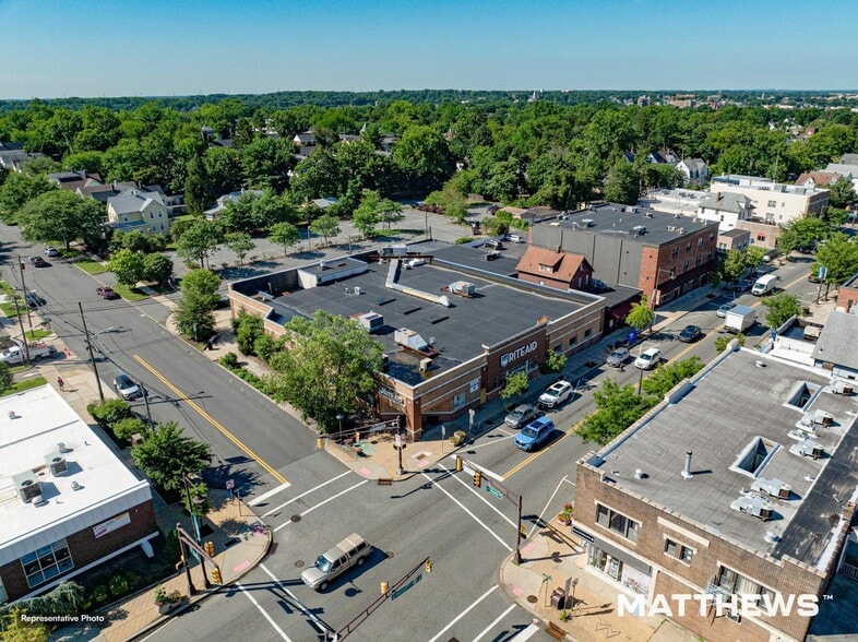 330-332 Raritan Ave, Highland Park, NJ à vendre - Photo du bâtiment - Image 2 de 3