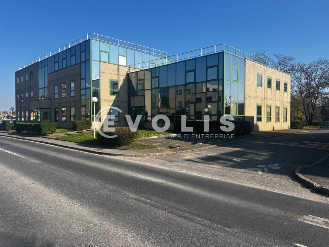 Flex in Viry-Châtillon for sale Building Photo- Image 1 of 11