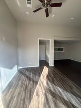 4566 Lewis Rd, Stone Mountain, GA à louer Photo intérieure- Image 2 de 5