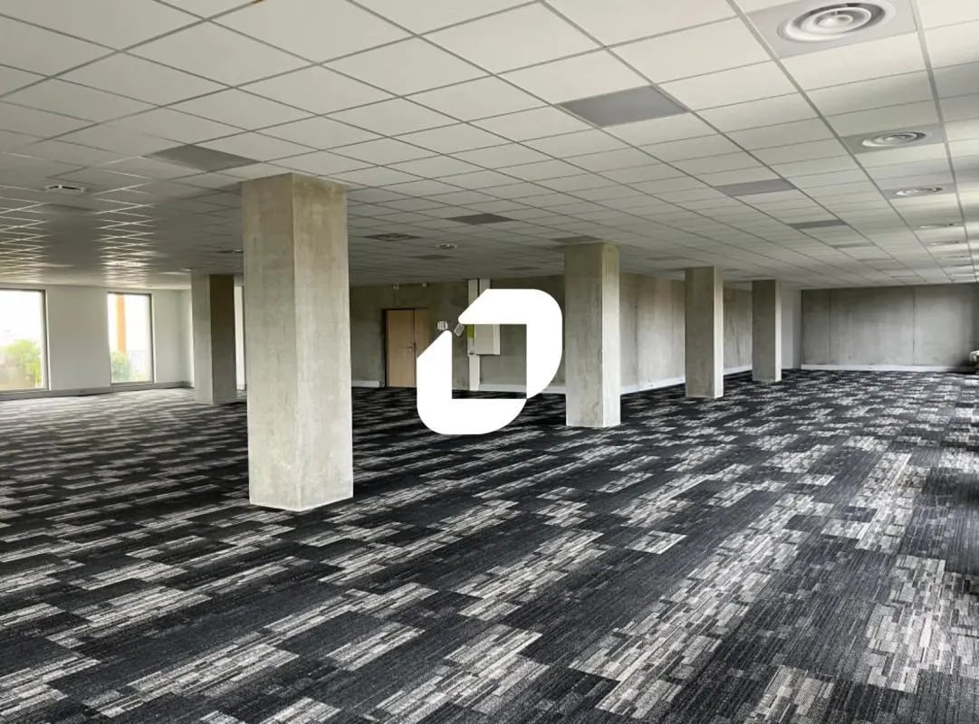 10 Bis Avenue Des Ftpf, Échirolles for lease Interior Photo- Image 1 of 7