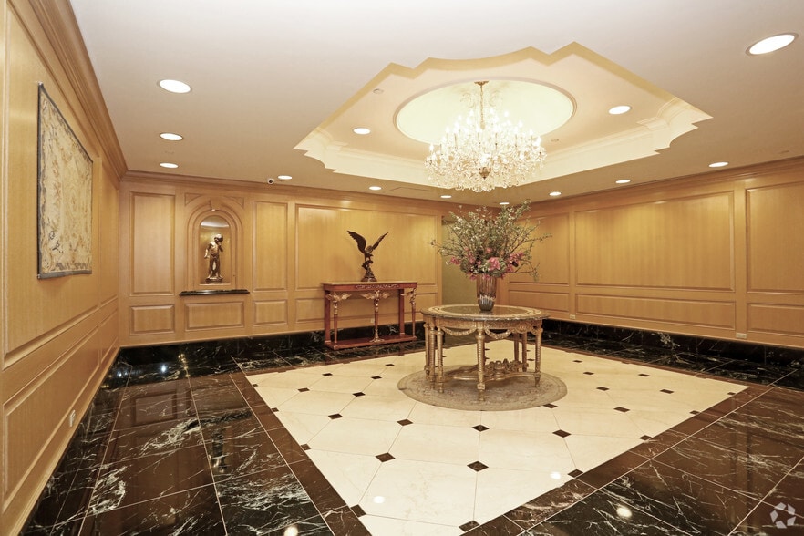 60 W 23rd St, New York, NY for lease - Lobby - Image 3 of 18