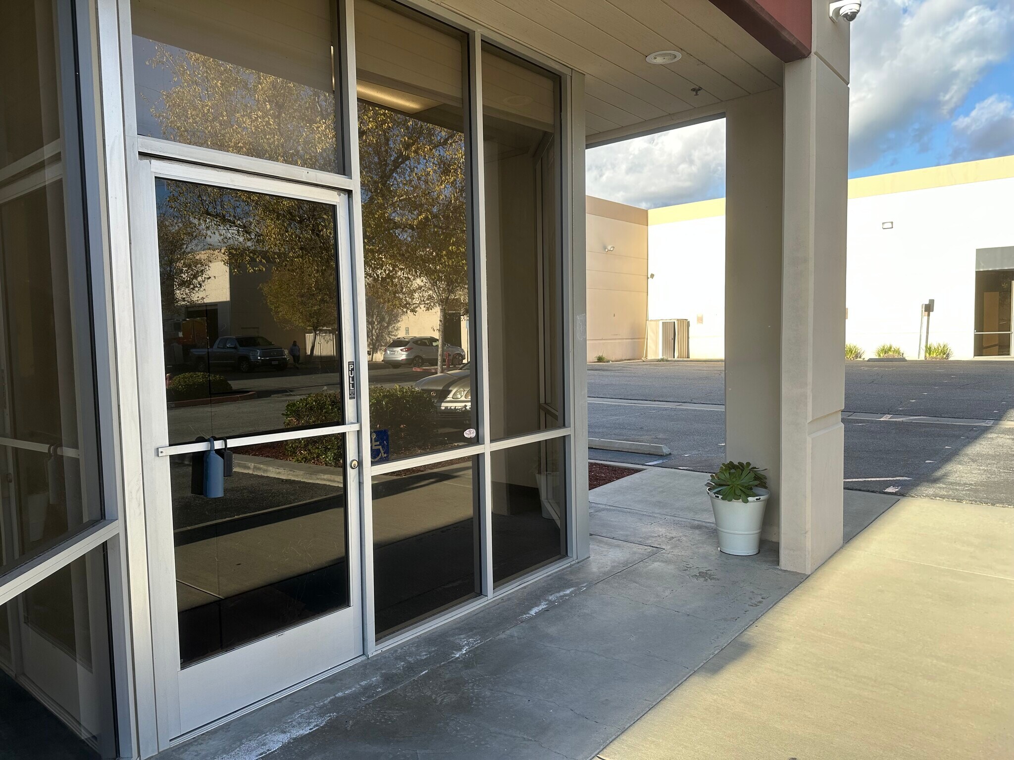 41519 Cherry St, Murrieta, CA for lease Primary Photo- Image 1 of 18