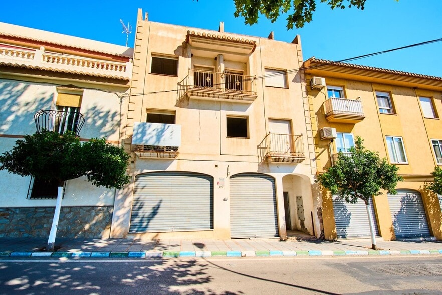 Calle Señor de la Expiración, 65, Lanjarón, Granada for sale - Building Photo - Image 2 of 38