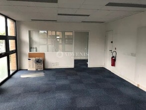Office in Le Pecq for lease Building Photo- Image 2 of 9