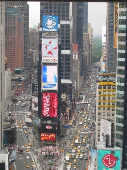 2 Times Sq, New York, NY for lease - Building Photo - Image 3 of 4