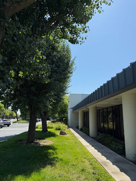 9700 Goethe Rd, Sacramento, CA for lease - Building Photo - Image 3 of 3