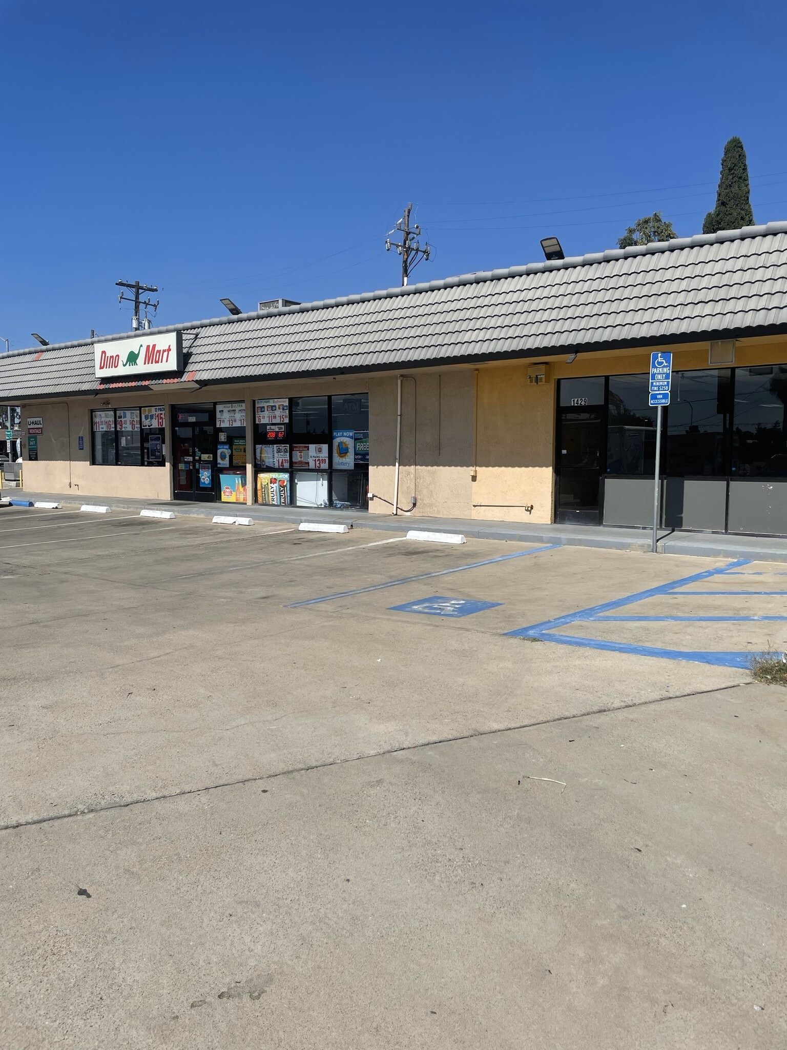 1419-1439 Crowell St, Livingston, CA à vendre Photo du bâtiment- Image 1 de 1