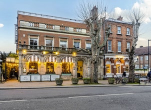 2 Bromley Rd, Beckenham à louer Photo du bâtiment- Image 1 de 4