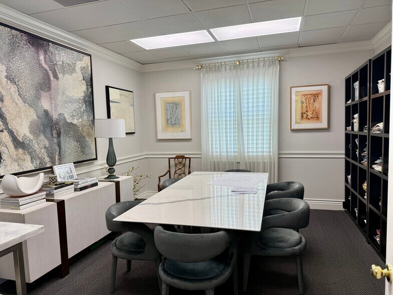 15417 N Florida Ave, Tampa, FL à louer - Photo du bâtiment - Image 3 de 23