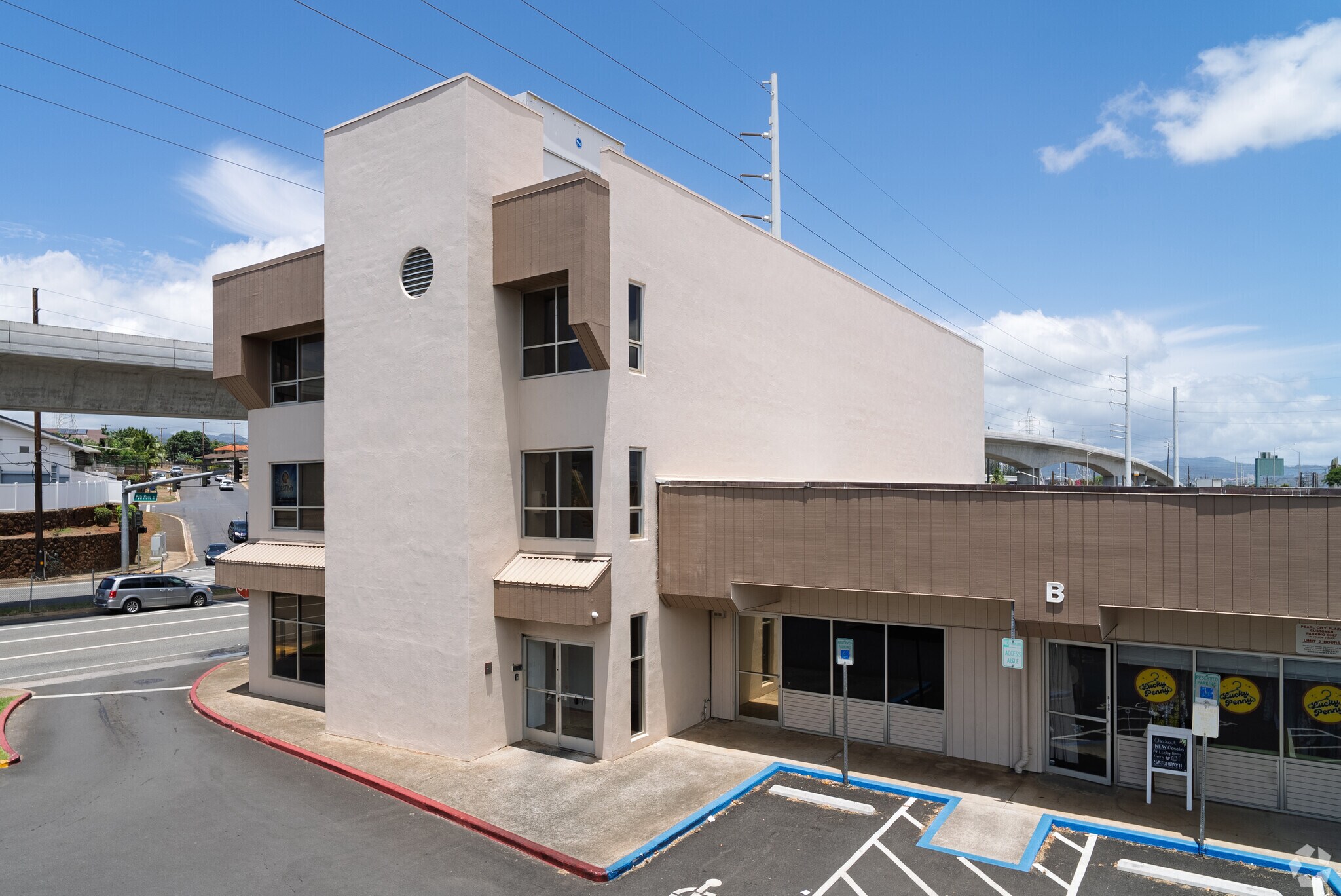 719 Kamehameha Hwy, Pearl City, HI à vendre Photo principale- Image 1 de 6