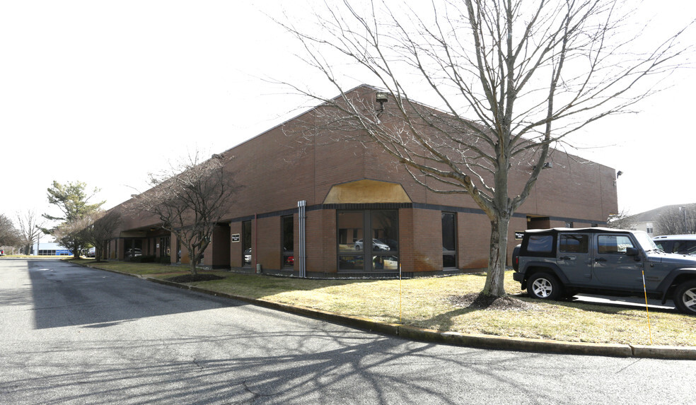 628 Shrewsbury Ave, Tinton Falls, NJ for lease - Building Photo - Image 3 of 6