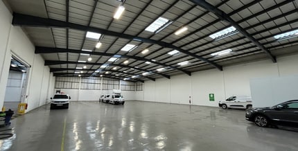 Skyport Industrial Estate, West Drayton for lease Interior Photo- Image 2 of 2