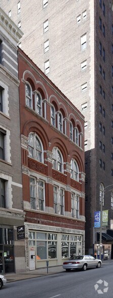 1008-1010 Locust St, Saint Louis, MO for lease - Primary Photo - Image 1 of 2