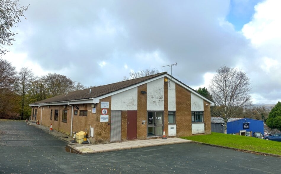 15 Estover Close, Plymouth for lease - Primary Photo - Image 1 of 1