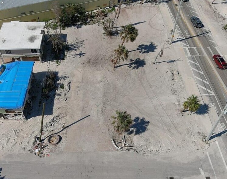 2330 Estero Blvd, Fort Myers Beach, FL for sale - Building Photo - Image 1 of 21