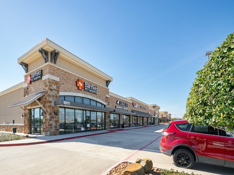 1940 W League City Pky, League City, TX for lease - Building Photo - Image 2 of 15