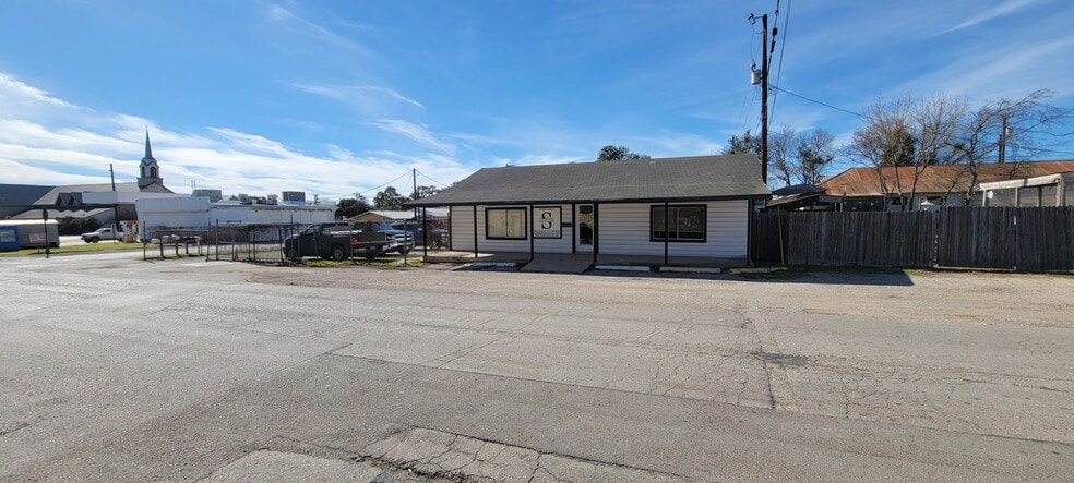 101 S San Marcos, Dripping Springs, TX for sale - Building Photo - Image 3 of 16
