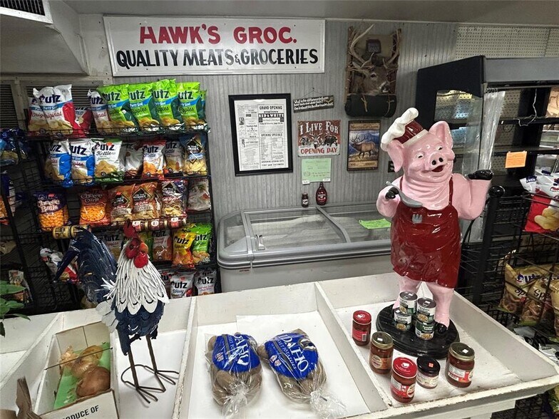 13087 Main st, Titusville, PA à vendre - Photo du bâtiment - Image 2 de 40