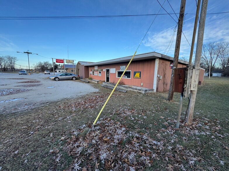 2240 S US Highway 35, Knox, IN à vendre - Photo du bâtiment - Image 2 de 26