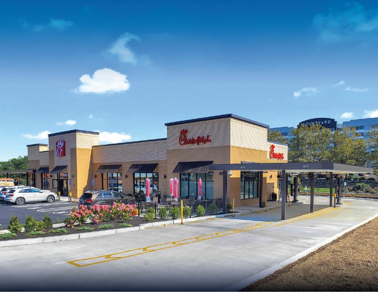 801 Bridgeport Ave, Shelton, CT for lease - Building Photo - Image 2 of 9