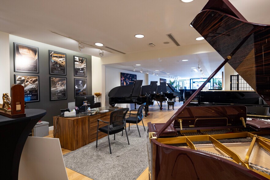 70-74 Greenwich Ave, Greenwich, CT à louer - Photo intérieure - Image 2 de 7