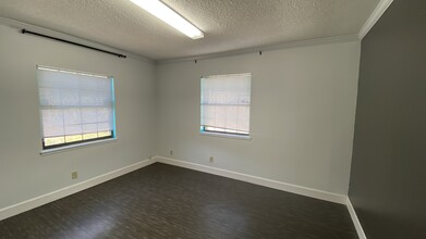 4221 Baymeadows Rd, Jacksonville, FL for lease Interior Photo- Image 2 of 7