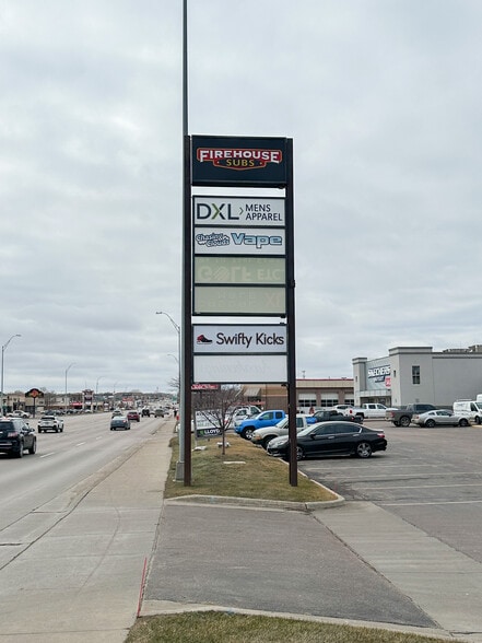3500-3510 W 41st St, Sioux Falls, SD for lease - Building Photo - Image 3 of 3
