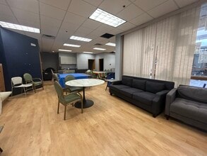 401-499 Lake Cook Rd, Deerfield, IL à louer Photo intérieure- Image 2 de 4