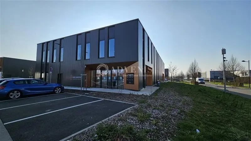 Bureau dans Hallennes-lez-Haubourdin à louer - Photo du bâtiment - Image 2 de 5