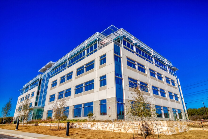 927 E Sonterra Blvd, San Antonio, TX à louer - Photo principale - Image 1 de 5