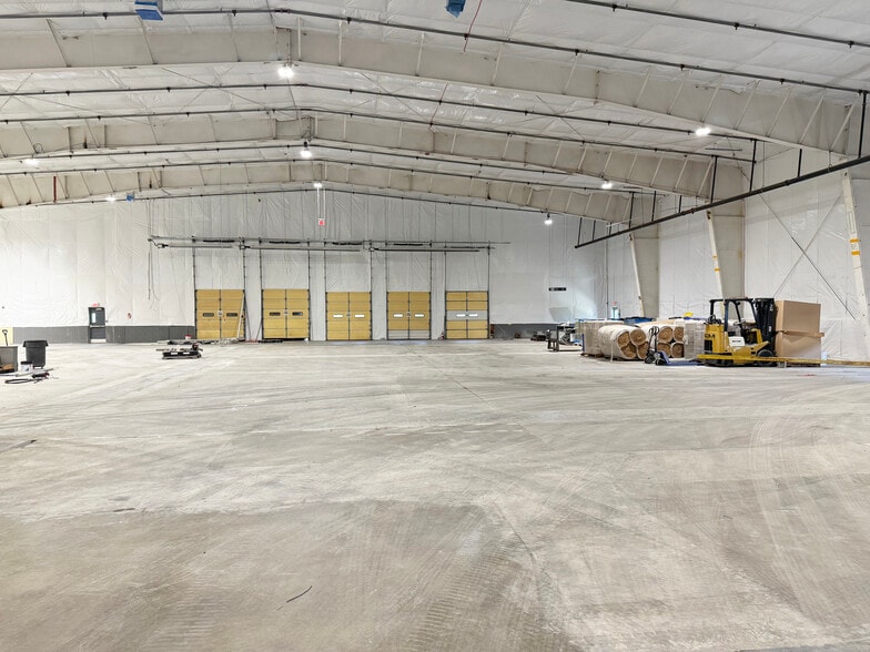 3 Grande Blvd, Saratoga Springs, NY for lease - Building Photo - Image 3 of 10