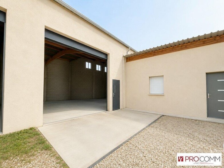 Flex dans Puyvert à louer - Photo du bâtiment - Image 3 de 3