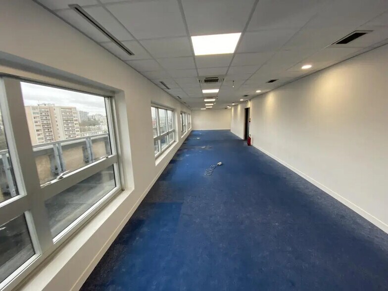 Bureau dans Créteil à louer - Photo du bâtiment - Image 2 de 9