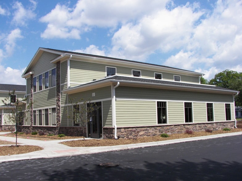 10091 Dogwood St NW, Coon Rapids, MN for lease - Building Photo - Image 2 of 9