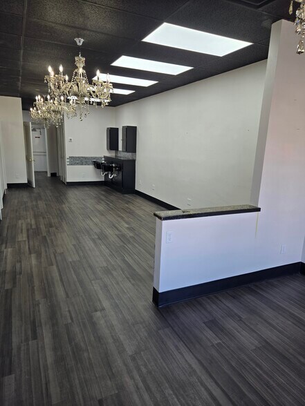 519 SW 3rd St, Lee's Summit, MO à louer - Photo du bâtiment - Image 2 de 7