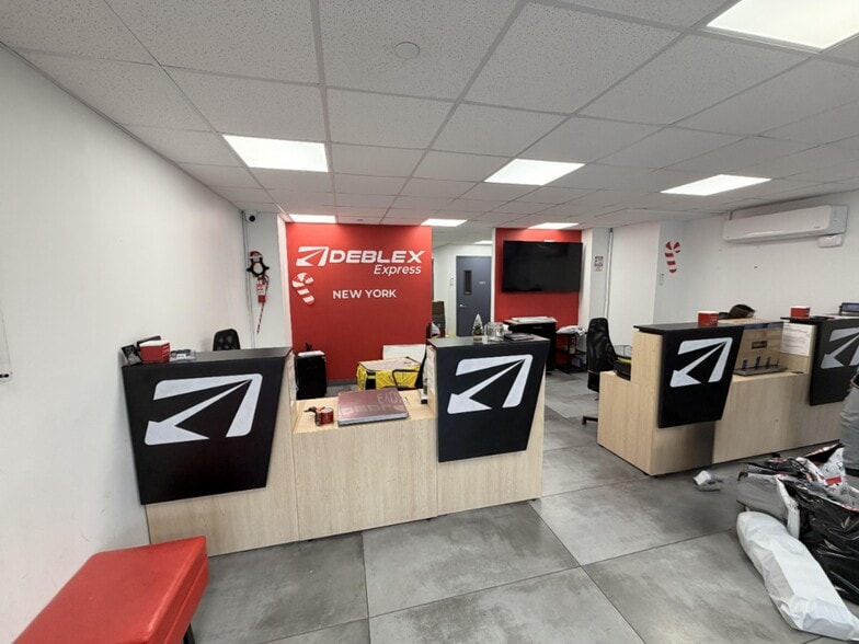 10308 Northern Blvd, Corona, NY for lease - Interior Photo - Image 3 of 6