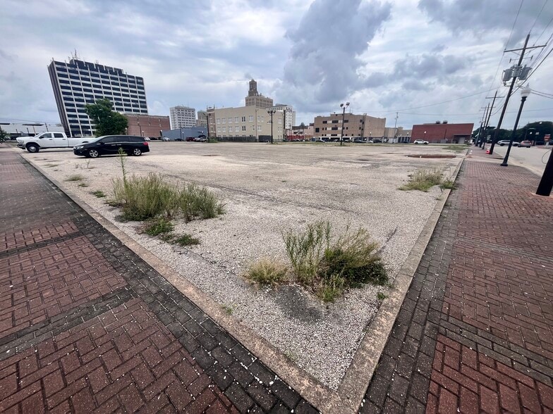 790 Neches, Beaumont, TX for sale - Building Photo - Image 3 of 12