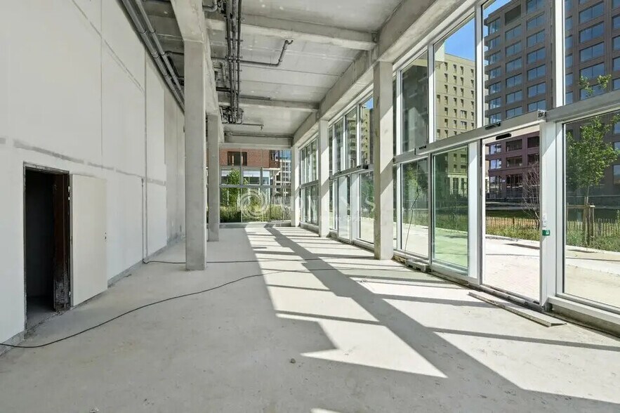 Retail in Saint-Ouen-sur-Seine for lease - Interior Photo - Image 2 of 5