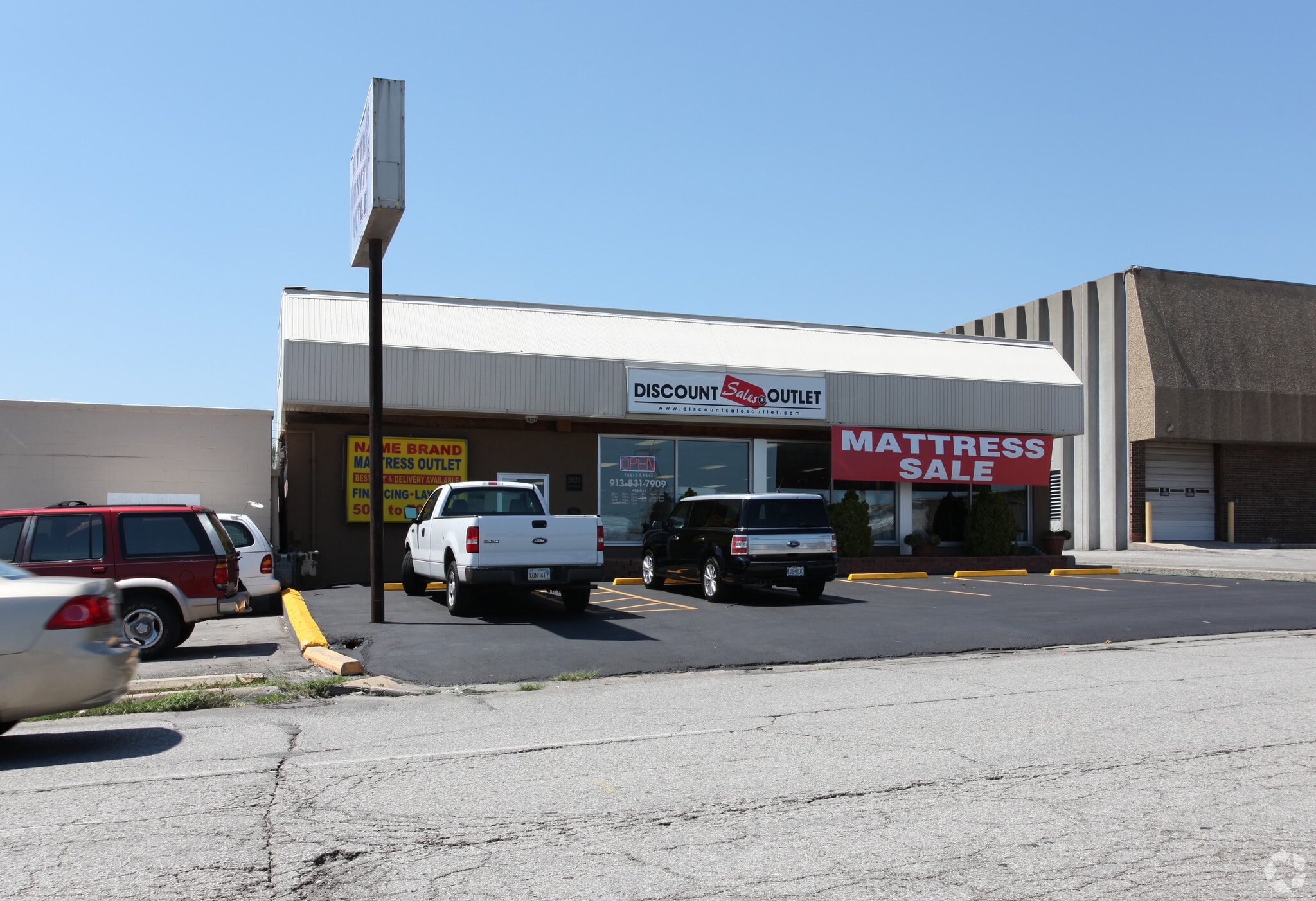 5930 Broadmoor St, Mission, KS for lease Primary Photo- Image 1 of 7