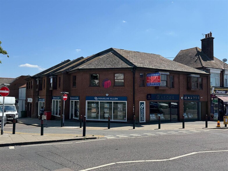 9-12 Johnston Rd, Woodford Green à vendre - Photo du bâtiment - Image 1 de 8