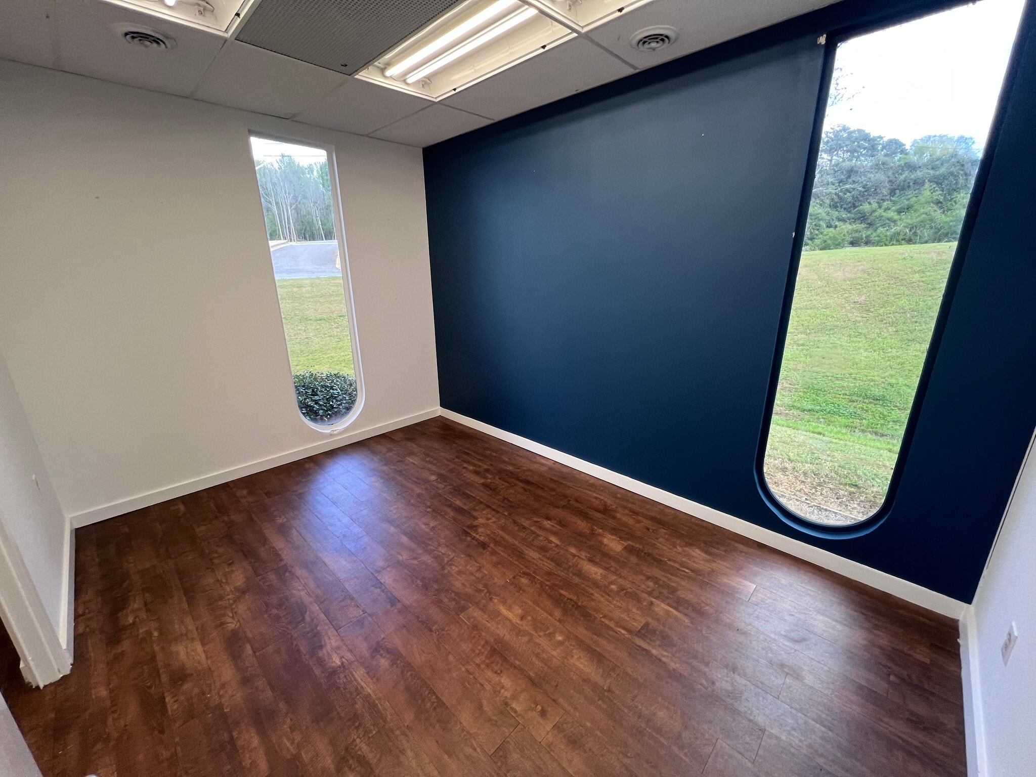 2500 W Broad St, Athens, GA for lease Interior Photo- Image 1 of 4