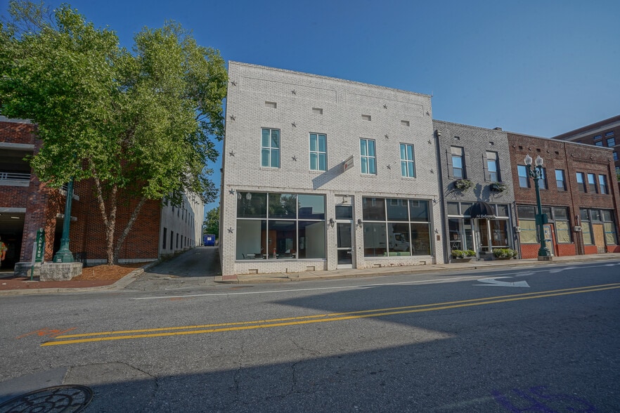 18 Cabarrus Ave W, Concord, NC for sale - Primary Photo - Image 2 of 38