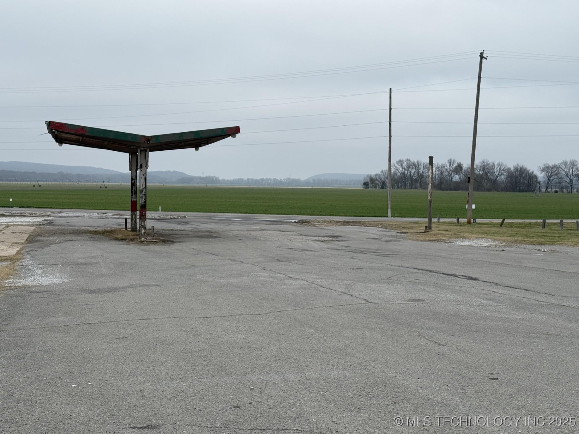 17353 Oklahoma 100, Webbers Falls, OK à vendre Photo principale- Image 1 de 8