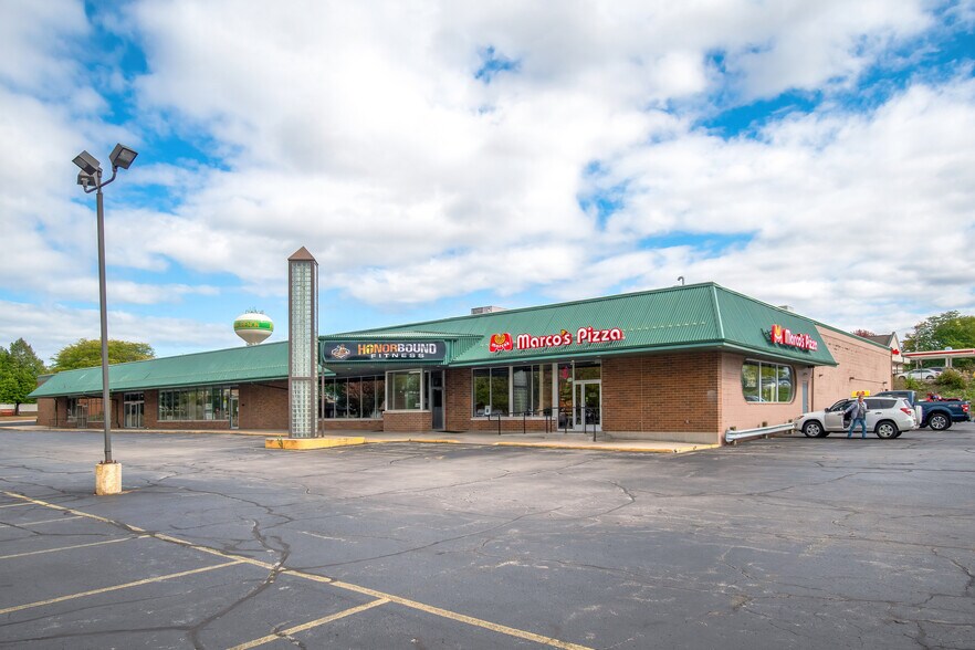 2265-2271 True Ln, Green Bay, WI à louer - Photo du bâtiment - Image 1 de 6
