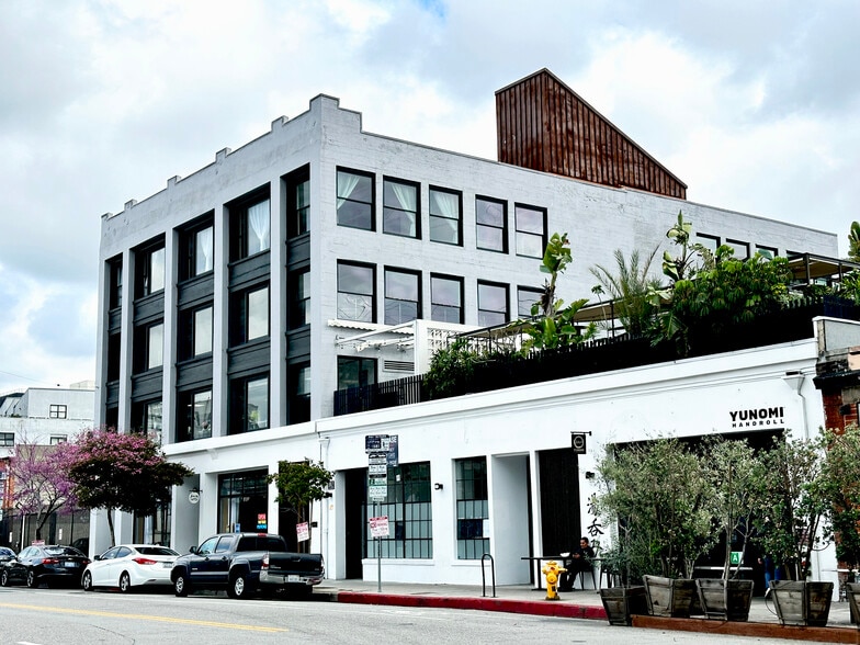 810 E 3rd St, Los Angeles, CA for lease - Building Photo - Image 1 of 8